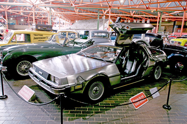 05-3b 10-07-05_0068 1981 De Lorean.JPG